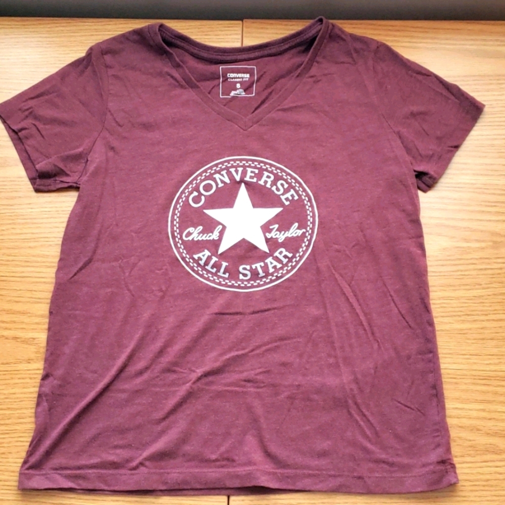 Converse v-Neck T-shirt